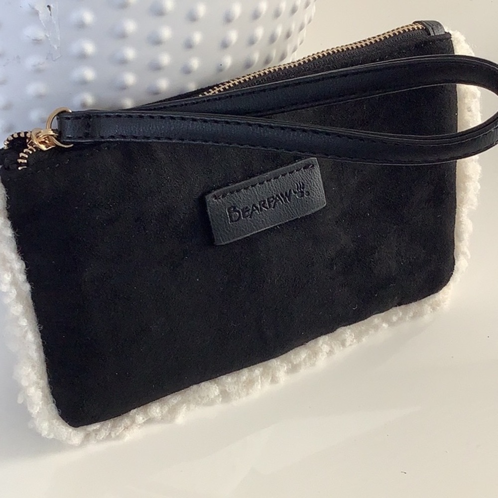 NEW! Bearpaw handbag Wristlet.  NWT